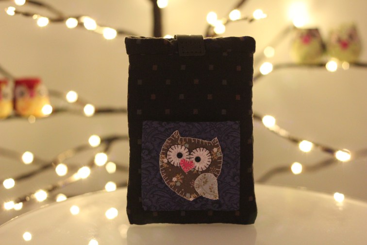 Happy Owl Smartphone Pouch
